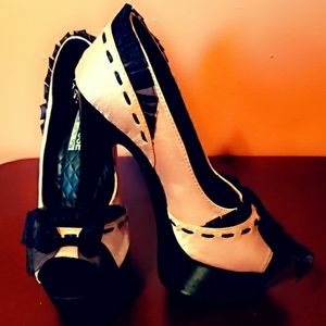 Baby pink platform heels w/ black lace trim